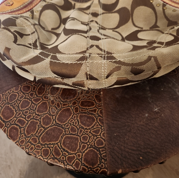 Final Price Coach hobo purse - Picture 5 of 7